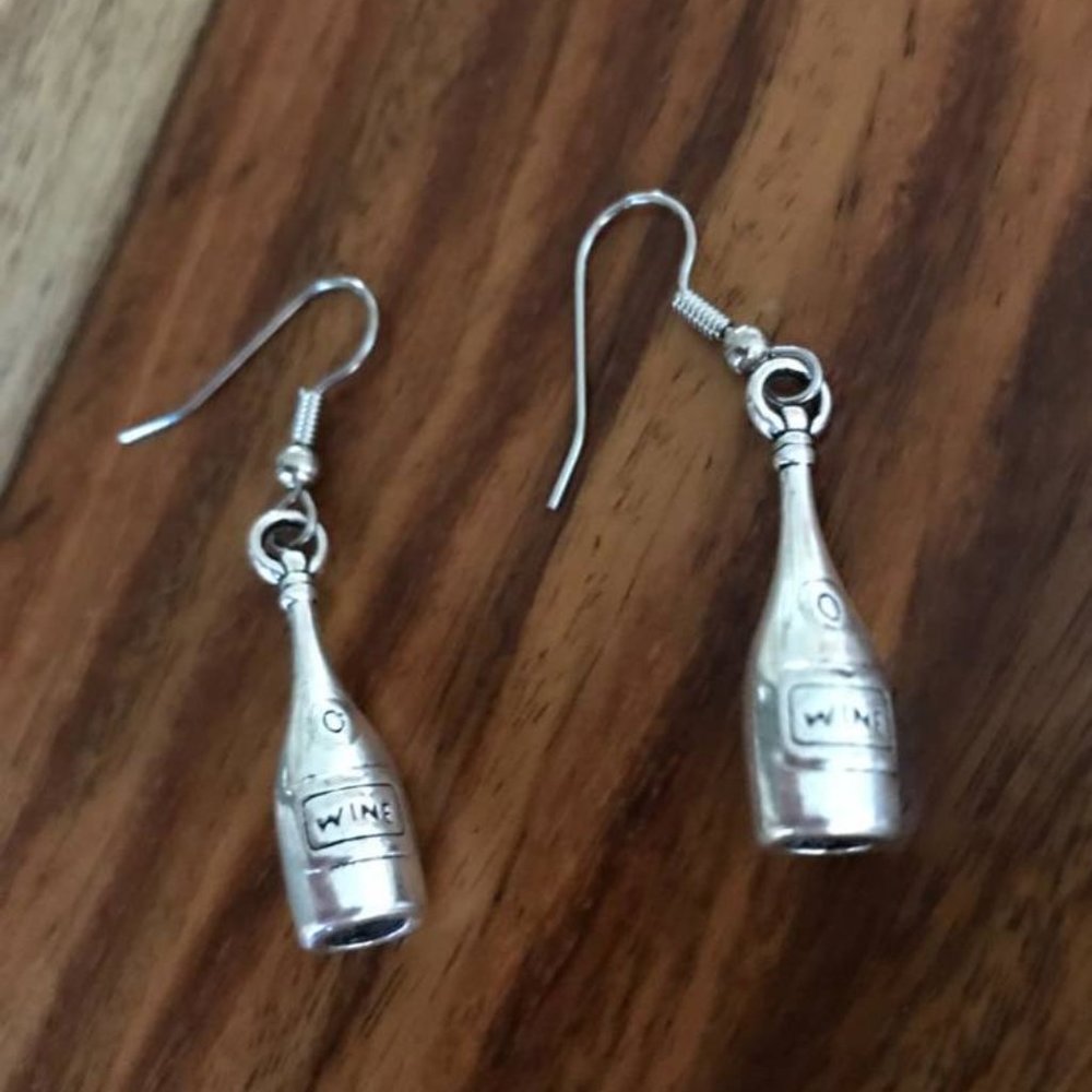 3D WINE BOTTLE EARRINGS AND CHARM BRACELET